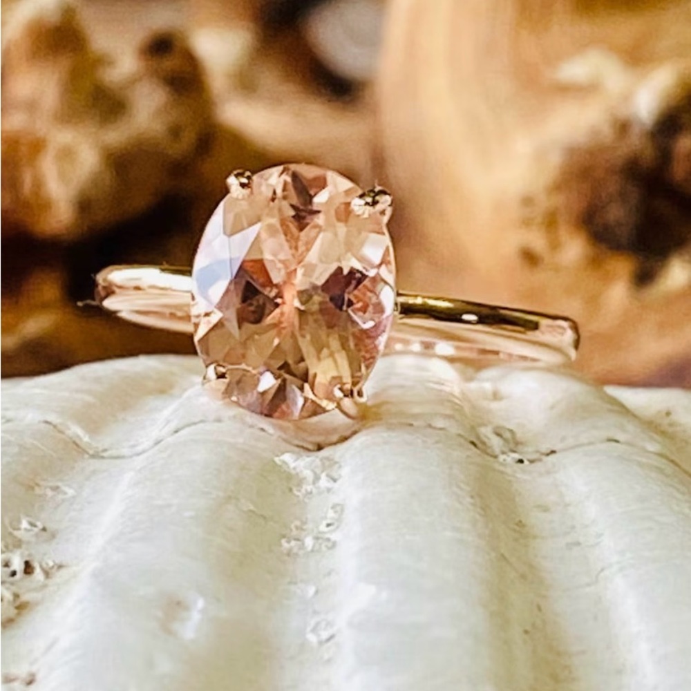 2.00 ct Morganite Solitaire Ring in 14k yellow gold setting